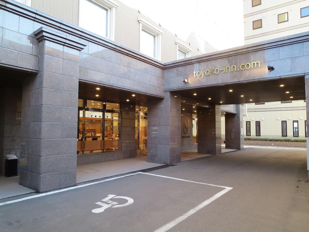 Toyoko Inn Aomori Ekimae Exterior foto